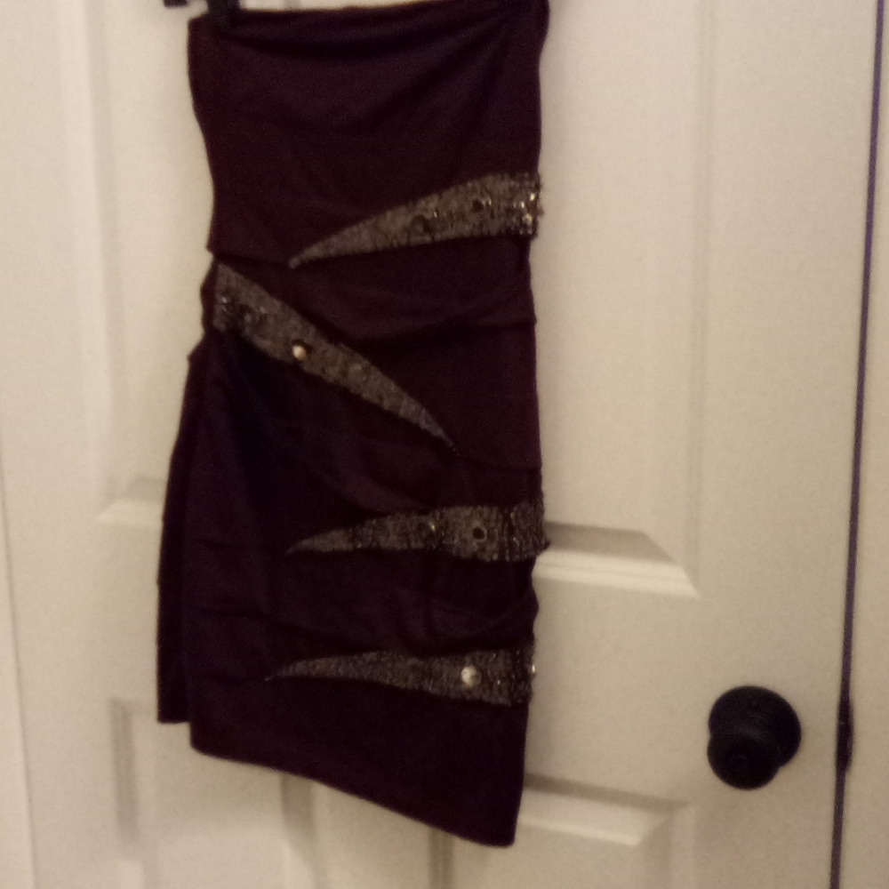 Size small brand Nikibiki teeny strapless dress
